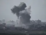 Ataque aéreo israelí en la Franja de Gaza, visto desde el sur de Israel.