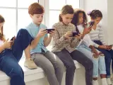 Los niños pueden comenzar a usar dispositivos para su alfabetización digital a partir de los 3 años, pero su primer móvil tendría que comprarse más adelante y sería recomendable que no tuviese acceso a Internet.