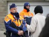 Atentado en Bruselas: la Policía belga vigila la zona donde ha sido abatido el terrorista.