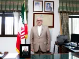 El embajador iran&iacute;, Reza Habib, en su despacho en la sede diplom&aacute;tica de Ir&aacute;n en Madrid.