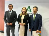 Los consejeros, junto al delegado de Iberdrola, Antonio Fernández.