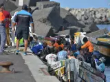 Rescatan cuatro pateras con 233 migrantes, uno de ellos fallecidos, en aguas cercanas a Canarias