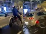 Un coche ha arrollado a un grupo de ciclistas que se encontraban en mitad de una marcha a favor de la bicicleta en la céntrica calle Alberto Aguilera de Madrid, dejando a cinco heridos leves y dándose posteriormente a la fuga.