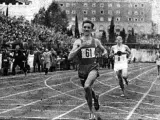 Tomás Barris ganó a Werner Lueeg, plusmarquista mundial de los 1.500 metros lisos, en Madrid en 1957.