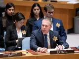 Gilad Erdan, representante permanente de Israel en el Consejo de Seguridad de la ONU, luce la estrella amarilla durante la reunión del lunes 30 de octubre.