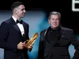 Emiliano el 'Dibu' Martínez es abucheado al recoger el premio Yashin.