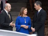 (I-D) El presidente del Senado, Pedro Rollán; la presidenta del Congreso de los Diputados, Francina Armengol, y el presidente del Gobierno en funciones, Pedro Sánchez.