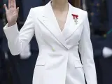 MADRID, 31/10/2023.- La princesa Leonor saluda muy sonriente a su llegada al Congreso de los Diputados, antes de su ceremonia de jura de la Constitución.