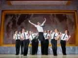 Primera escena del musical 'The Book of Mormon' en el Teatro Calderón