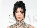 Kim Kardashian sorprende con un top de cristales