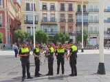 Agentes de la Policía Local de Sevilla velando por la seguridad en el centro