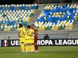 Los jugadores del Villarreal en el minuto de silencio por las víctimas israelíes.