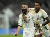 Dani Carvajal y Rodrygo celebran el gol del lateral derecho del Real Madrid al Valencia.
