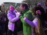Un activista climático le quita el micrófono a Greta Thunberg: "¡No he venido para un discurso político!"