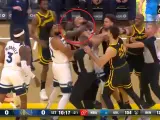 Draymond Green agarra por el cuello a Gobert en el partido entre los Timberwolves y los Golden State Warriors.