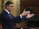 El secretario general del PSOE y presidente del Gobierno en funciones, Pedro Sánchez, durante su intervención ante Congreso, donde se celebra el primer día del debate de investidura.