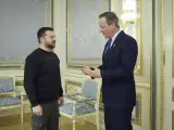 Encuentro entre el ministro británico de Exteriores, David Cameron, y el presidente de Ucrania, Volodímir Zelenski, en Odesa