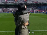 El abrazo de Alexia Putellas y Jenni Hermoso en Montjuic.