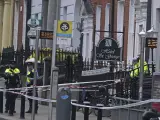 Cordón policial en la escena del apuñalamiento de Dublín.