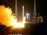 Corea del Norte afirmó hoy a través de sus medios estatales que ha logrado poner en órbita con éxito su primer satélite espía.