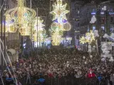 8.000 personas aguardaban para ver el encendido de las luces de Vigo en el epicentro, aunque ha habido muchas más fuera de él.