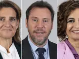 De izda. a dcha. los ministros Teresa Ribera (Transición Ecológica), Óscar Puente (Transportes) y María Jesús Montero (Hacienda).