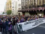 Manifestación del 25 convocada por el Foro de Madrid Contra la Violencia a las Mujeres por la Gran Vía madrileña.