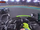 El momento en el que Alonso adelanta a Hamilton en Abu Dhabi.