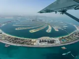 La isla artificial Dubai Palm desde el cielo.
