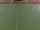 Los jugadores del Serverense sacan de centro para meter un gol ilegal.