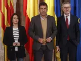 Los socialistas Torró y España, este miércoles, antes de la reunión en el Palau con el jefe del Consell.