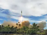 Falcon 1 fue el primer cohete fabricado por SpaceX, tenía una capacidad para transportar hasta 670 kilogramos a la órbita terrestre baja y voló entre los años 2006 y 2009. Además, su último lanzamiento tuvo lugar el 14 de julio de 2009, cuando puso en órbita RazakSAT,un satélite malasio de observación de la Tierra.