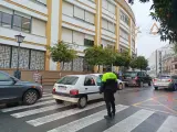 Policía Local de Sevilla regulando el tráfico