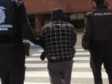 Imagen de la detención del hombre tras cometer el crimen machista en Torrejón, en marzo de 2021.