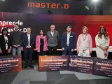 Los galardonados y finalista en la III Edici&oacute;n de MasterD Emprende junto a los miembros del jurado.