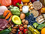 Las dietas saludables enfatizan el consumo de frutas y verduras, cereales integrales y grasas saludables.