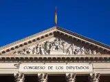 La Constitución Española fue aprobada por el Congreso y ratificada en referéndum por los españoles en 1978