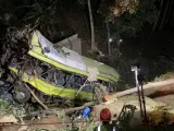 Un autobús cayó a un barranco en Filipinas.