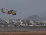 Un helicóptero del ejército israelí en Gaza