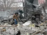 Una casa destruida por un misil ruso tras el &uacute;ltimo ataque contra la regi&oacute;n de Kiev.