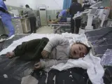 Un niño palestino herido en un bombardero israelí en el hospital de Rafa, Gaza, el 12 de diciembre de 2023.
