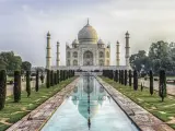 El Taj Mahal es un impresionante monumento funerario que el emperador Shah Jahan construy&oacute; en memoria de su esposa favorita, que falleci&oacute; durante su decimocuarto parto.