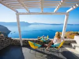 Hermosa vista sobre Santorini (Grecia).