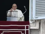 El papa Francisco durante el rezo del Ángelus el día de Nochebuena.
