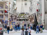 Después del éxito de la primera misión del proyecto que pretende que el ser humano vuelva a pisar la Luna, se ha comenzado a preparar la segunda. Este año se ha conectado el segundo módulo de servicio europeo al módulo de tripulación para la nave Orion para Artemis II en el Centro Espacial Kennedy (Florida, EEUU). Dicho módulo de la ESA será el encargado de proporcionar el soporte vital y los recursos necesarios para el viaje, como agua, aire, energía y propulsión.