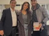 Pilar Rubio y Sergio Ramos, junto al cirujano Mario Alonso Puig.