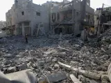 Edificios destruidos por los bombardeos en Jan Yunis.