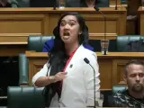 Hana-Rawhiti Maipi-Clarke tiene sólo 21 años y es la diputada más joven que ha ocupado un escaño en el Parlamento de Nueva Zelanda en los últimos 170 años.