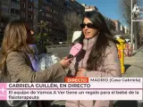 Gabriela Guillén atiende a los reporteros de 'Vamos a ver'.