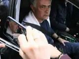Mourinho se despide entre lágrimas de los aficionados de la Roma.